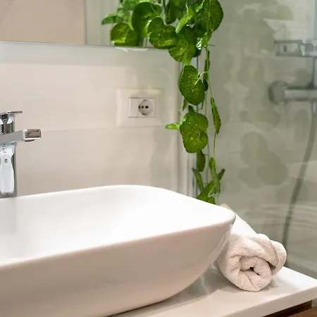 Porta Nuova - Alpitour Free Parking & Netflix טורינו