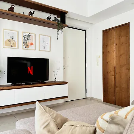 Porta Nuova - Alpitour Free Parking & Netflix * Turijn